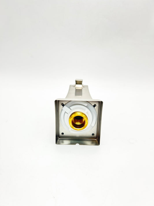 DELTA BN BATHTUB SPOUT ( THAT'S THE ONLY PART WE HAVE )