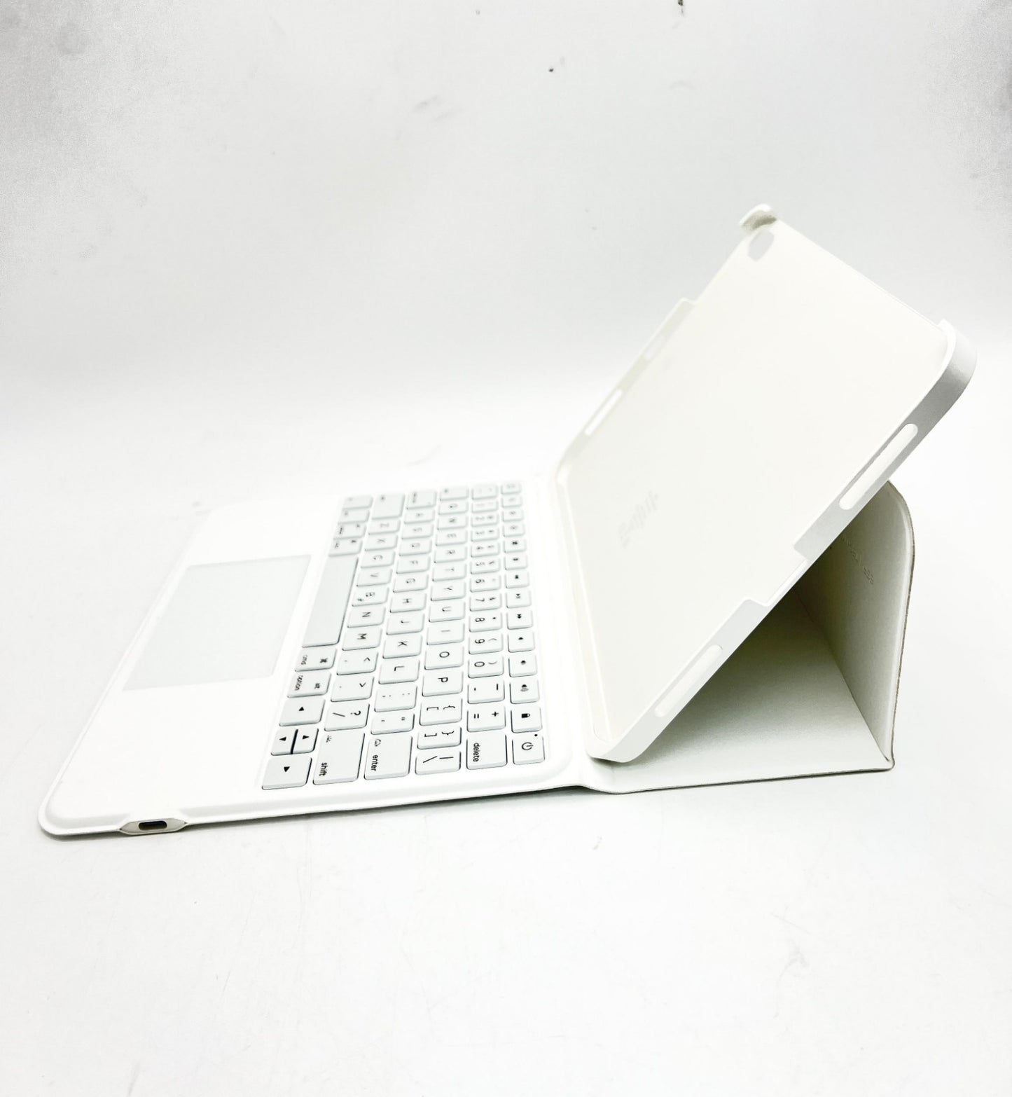 ESR Ascend Keyboard Case for iPad Air 11" (M3/M2, 2025/2024) & iPad Pro 11 White