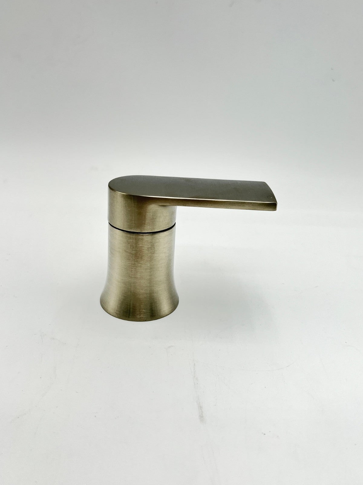 MOEN FAUCET T6708 CHROME WITH 69000  2 HANDEL WIDESPREAD LAVATORY VALVE