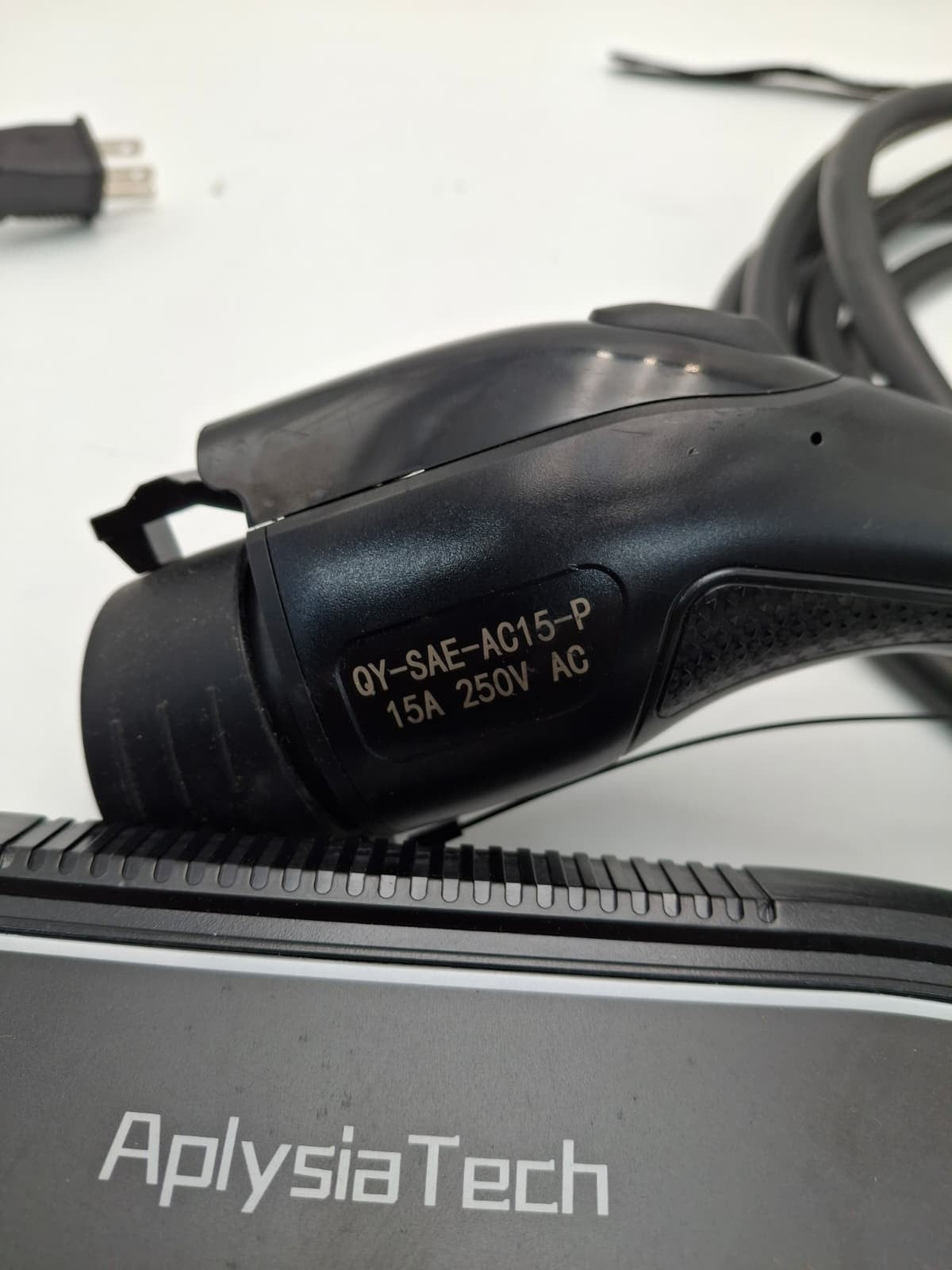 Level 1+2 EV Charger, 16Amp 110-240V, Portable SAE J1772 Electric Car Charger