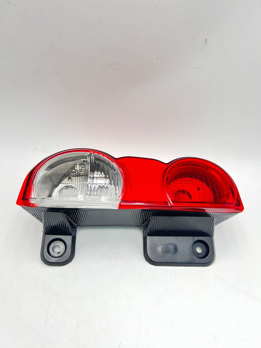 "26550 JX00A, Rear Tail Light, Right Side Brake Stop Lamp, Fit for Nissan NV200