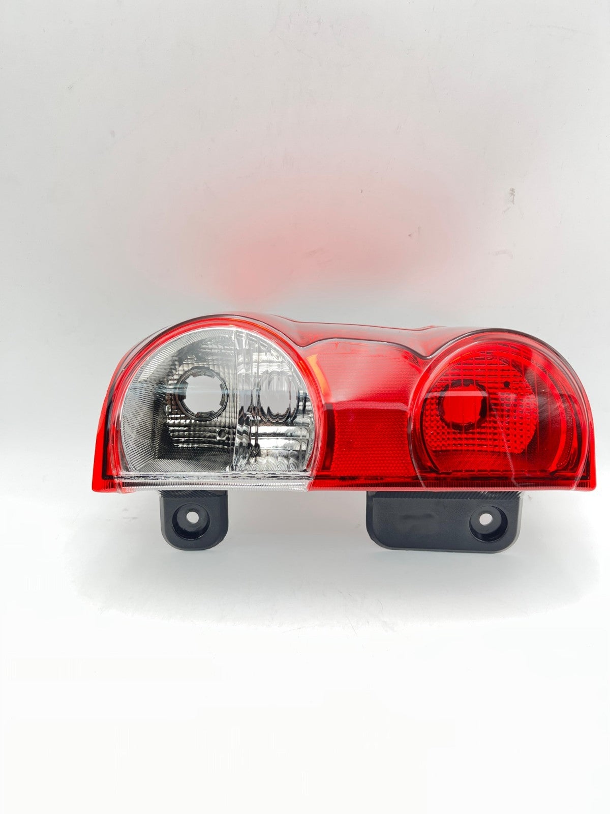"26550 JX00A, Rear Tail Light, Right Side Brake Stop Lamp, Fit for Nissan NV200
