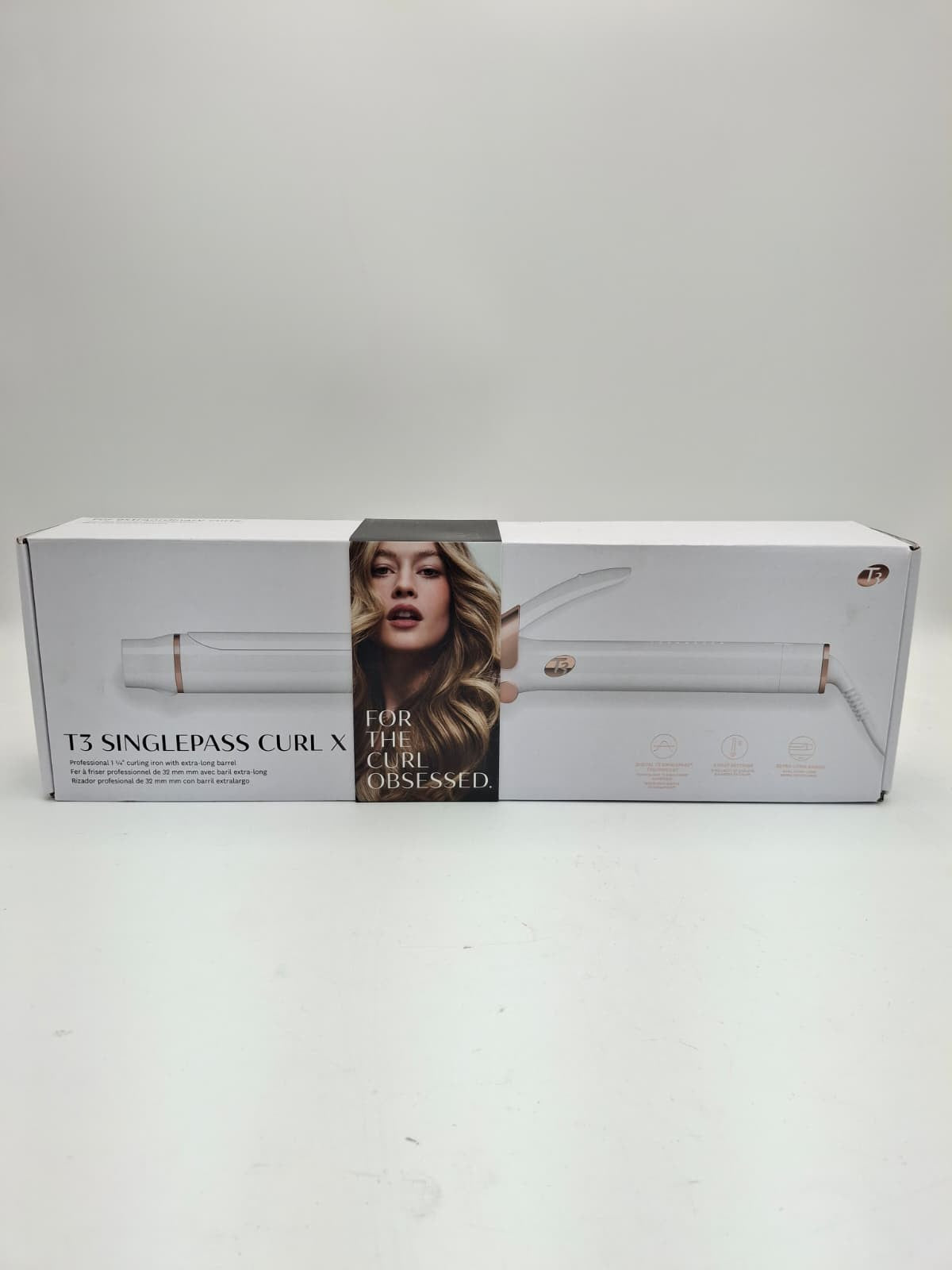T3 Singlepass Curl 1.5" Custom Blend Ceramic Curling and Wave Iron - White...