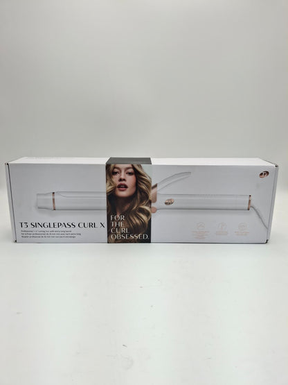 T3 Singlepass Curl 1.5" Custom Blend Ceramic Curling and Wave Iron - White...