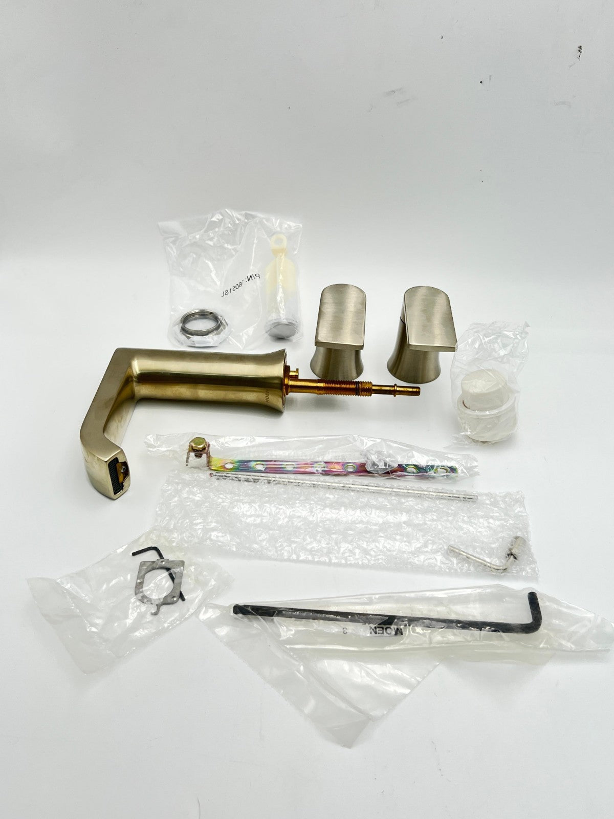 MOEN FAUCET T6708 CHROME WITH 69000  2 HANDEL WIDESPREAD LAVATORY VALVE